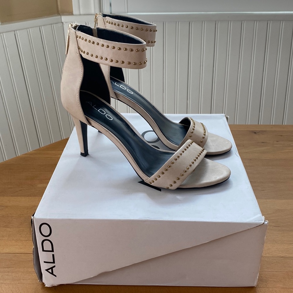 ALDO heels in cream with gold detail